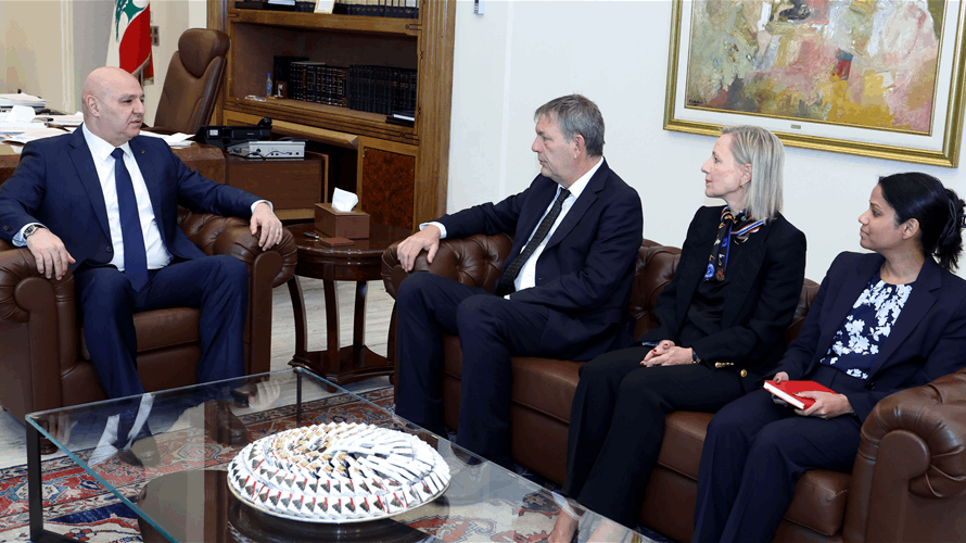 الرئيس عون التقى مفوض الاونروا وتلقى برقية تهنئة بالإستقلال من العاهل الأردني