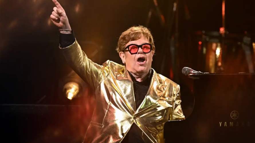 "15 شهرًا في الظلام"… إلتون جون يكشف معاناته بعد فقدان بصره بعينه اليمنى: "أقول لنفسي تابع!"