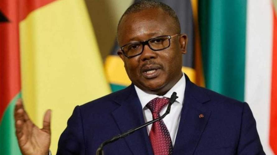 رئيس غينيا: عُزلت من منصبي