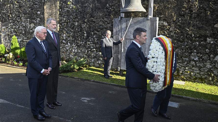 German president pays tribute to victims in Guernica, razed by Nazis