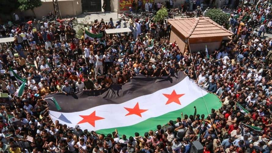 تظاهرات حاشدة في سوريا احتفالا بمرور عام على بدء معركة إطاحة الأسد