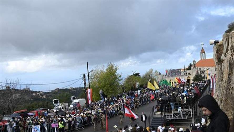 البابا لاون في طريقه الى عنايا... تابعوا النقل المباشر عبر قناتنا على يوتيوب