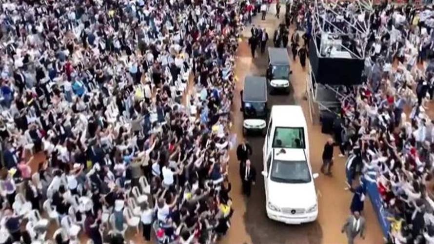 بالفيديو: لحظة وصول البابا الى الواجهة البحرية لبيروت 