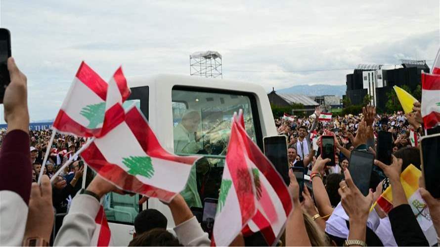 بالفيديو: لحظة وصول البابا الى الواجهة البحرية لبيروت 