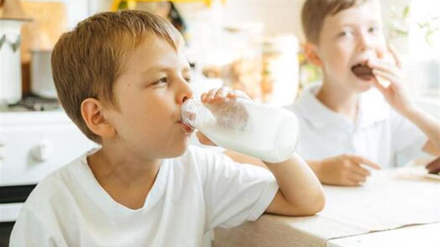 توفي بعد ساعات قليلة من تناوله الحليب في المدرسة... إليكم ما حصل مع ابن الـ5 سنوات!