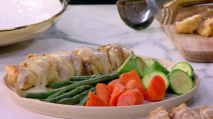 "كوردون بلو" الدجاج مع الخضار... طبق مميز وهذه طريقة تحضيره مع الشيف فادي زغيب (فيديو)