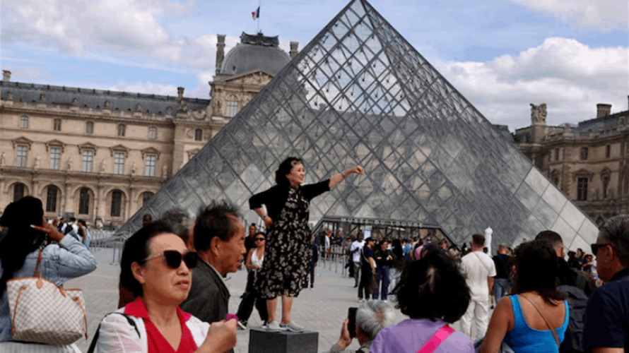 Water leak at Paris Louvre Museum damages books at Egyptian antiquities department