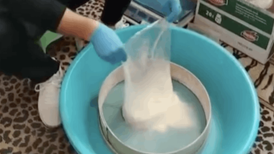 إلقاء القبض على مزور مواد للمستهلكين على أنّها متممات غذائية لمواد بروتينية