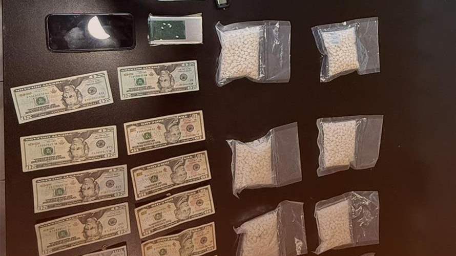 أمن الدولة يضبط ١٤ ألف حبّة كابتاغون خلال مداهمة في الزهراني