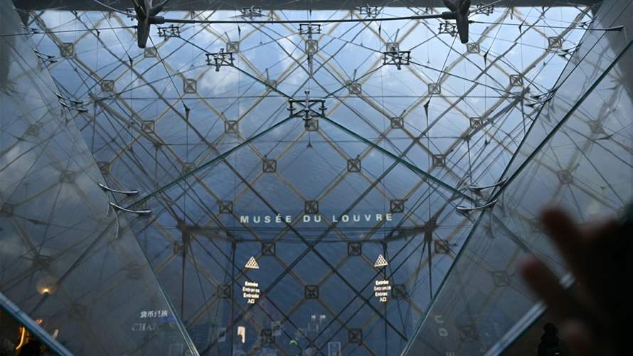 موظفو متحف اللوفر في باريس يصوتون "بالإجماع" على مواصلة الإضراب