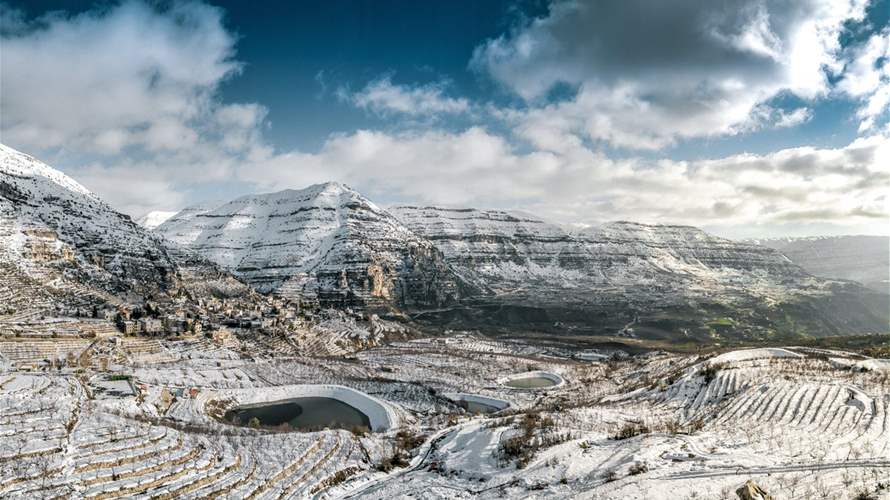 In video, LBCI captures snowstorm sweeping Aaqoura highlands: weather update