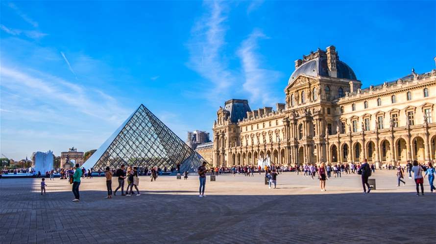 Louvre staff vote to extend strike: Unions