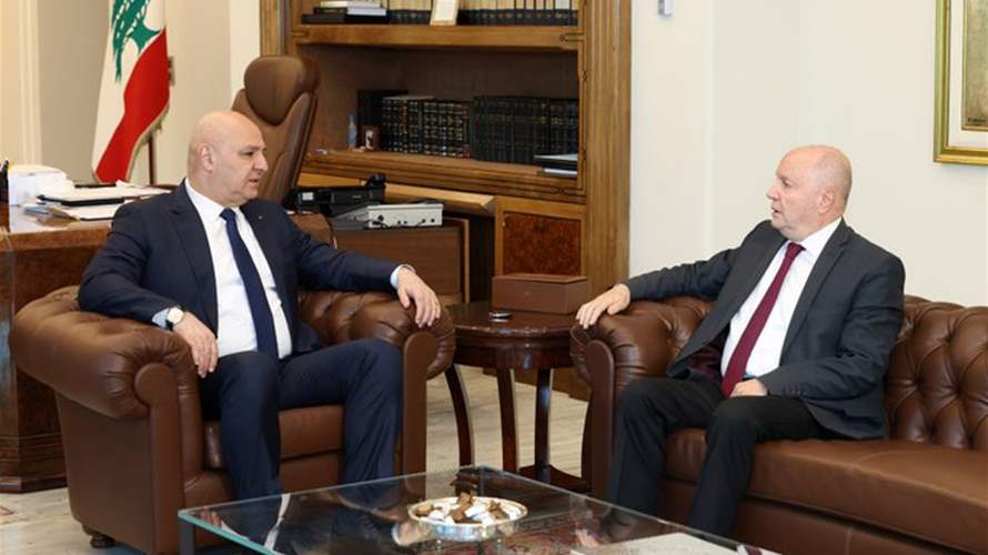 الرئيس عون عقد لقاءات سياسية ونيابية ونقابية: التفاوض لتثبيت الامن والاستقرار ولا يعني استسلاما 