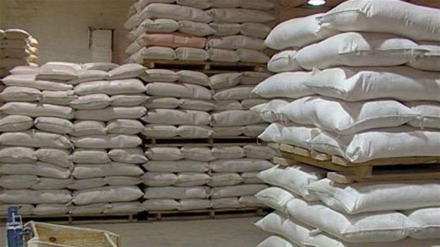 موزعو الطحين في الجنوب يناشدون وزير العمل إعادة دراسة إجازات السوريين لتأمين عمليات التوزيع