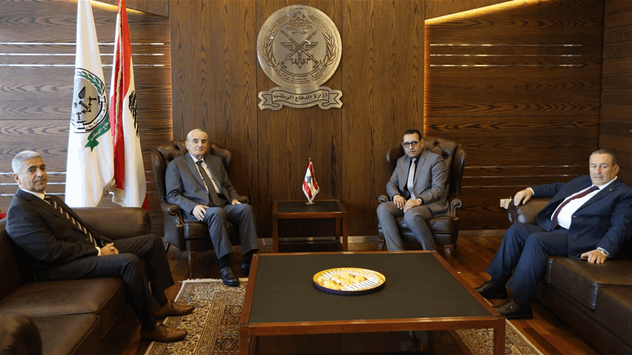 وزير الدفاع عرض مع السفير الموريتاني العلاقات واستقبل رئيس ديوان المحاسبة