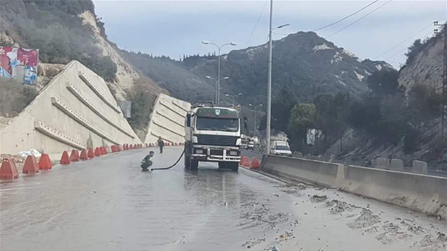 الهيئة العليا للإغاثة: انتهاء أعمال معالجة انزلاق التربة المحاذي لأوتوستراد شكا–حامات وإعادة فتح المسلك الغربي 