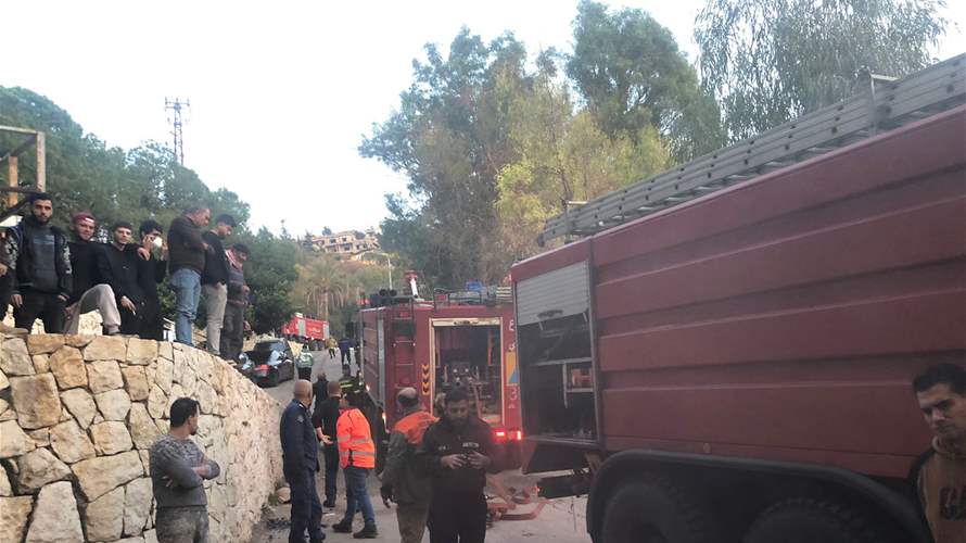 الدفاع المدني يخمد حريق داخل معمل في غزير 