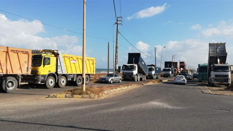 قرار للحجار بمنع سير الشاحنات على الأراضي كافة خلال فترة اعياد الميلاد ورأس السنة