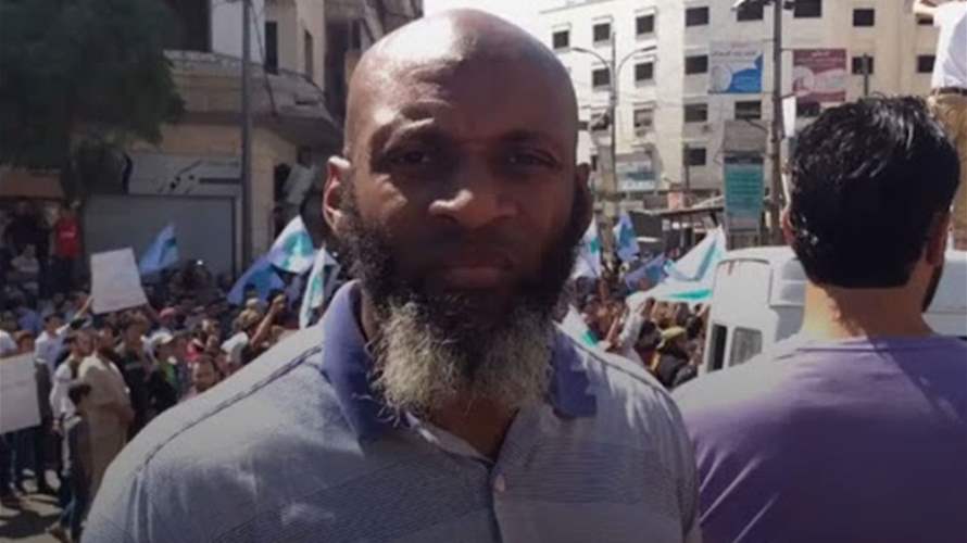 مصدران: سوريا تحتجز صحفيا إسلاميا أمريكيا بارزا