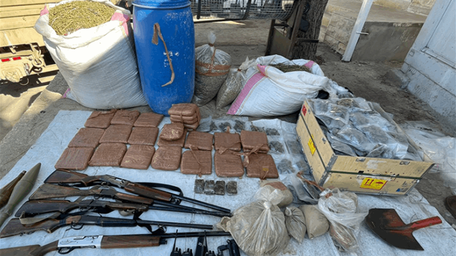 الجيش: ضبط معمل لتصنيع المخدرات بالإضافة إلى أعتدة عسكرية