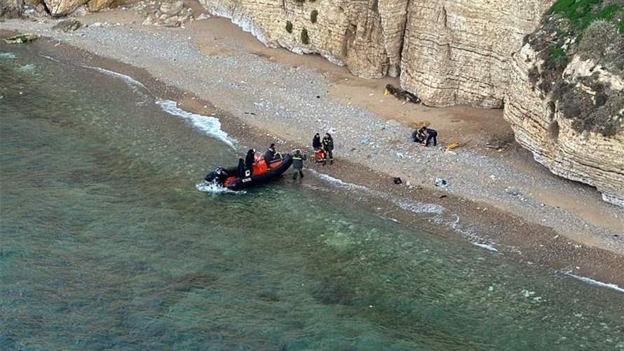 الدفاع المدني: انقاذ مواطن حاول الانتحار قبالة صخرة الروشة