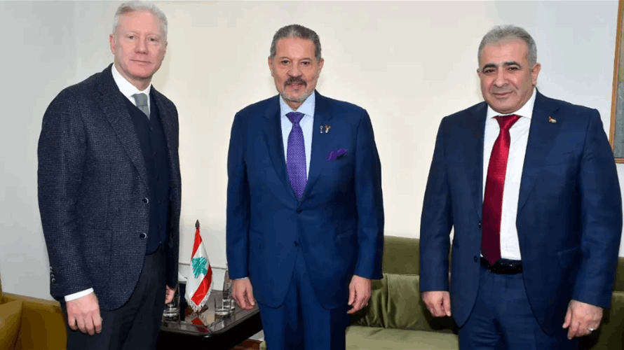 وزير الخارجية بحث مع ممثل الرئيس الفلسطيني في العلاقات الثنائية وأوضاع المخيمات وغزة