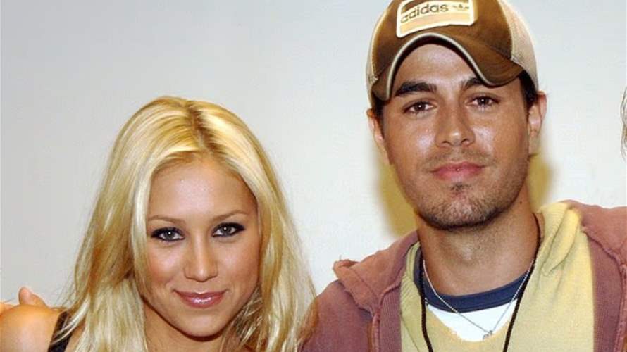 للمرة الأولى... إنريكي إغليسياس وآنا كورنيكوفا يكشفان صورة أطفالهما الأربعة