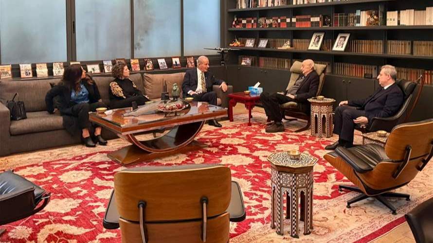 لقاء بين جنبلاط والسفير الأميركي: تأكيد ضرورة دعم الجيش ومواصلة مسار الإصلاحات