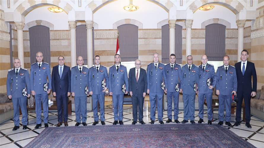 رئيس مجلس الوزراء نواف سلام استقبل مجلس قيادة قوى الأمن الداخلي برئاسة اللواء رائد عبدالله في زيارة تهنئة بالأعياد وحلول العام الجديد