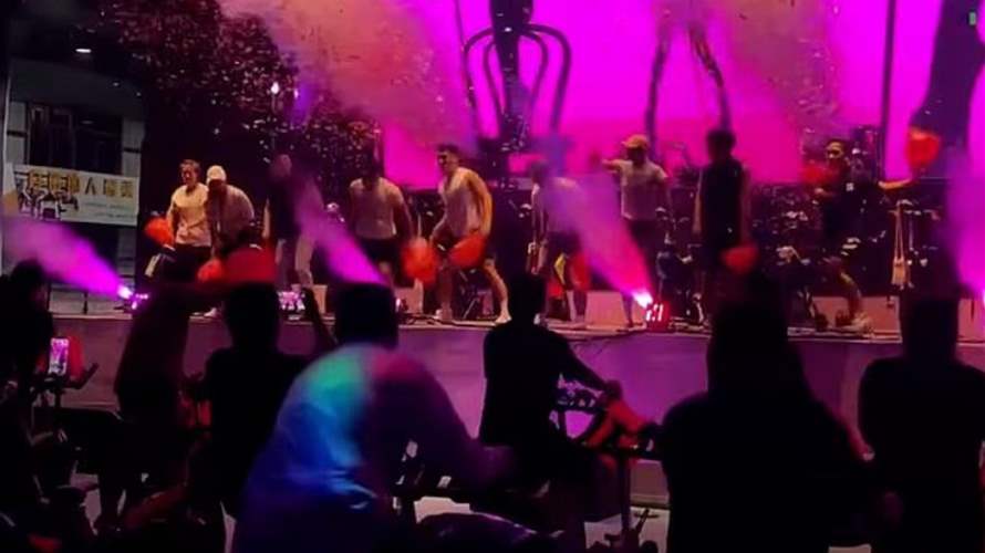 بوابات مغلقة وأسلاك كهربائية وتمارين قاسية... "سجون السمنة": الحل الصيني القاسي لإنقاص الوزن (فيديو)