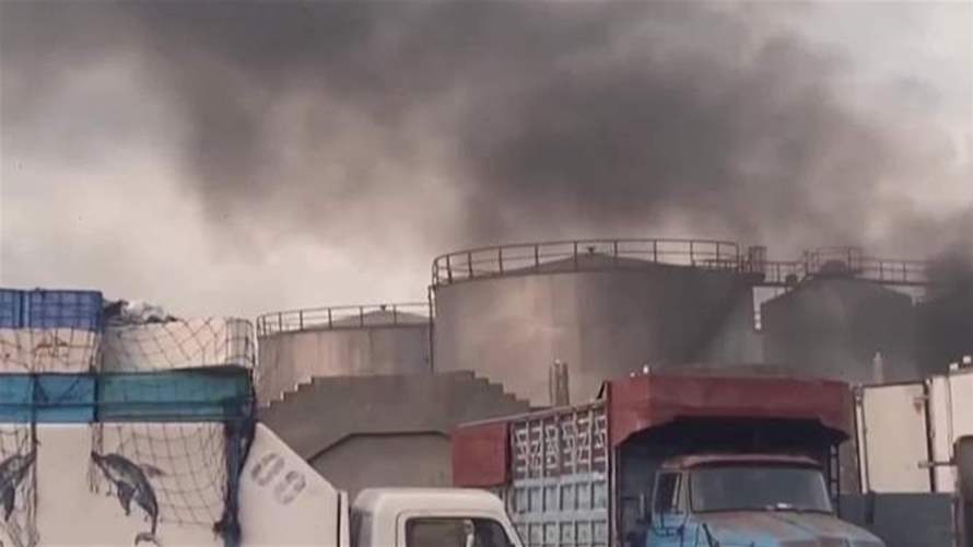 السعودية تستهدف مركبات عسكرية أُفرغت من سفن إماراتية في اليمن