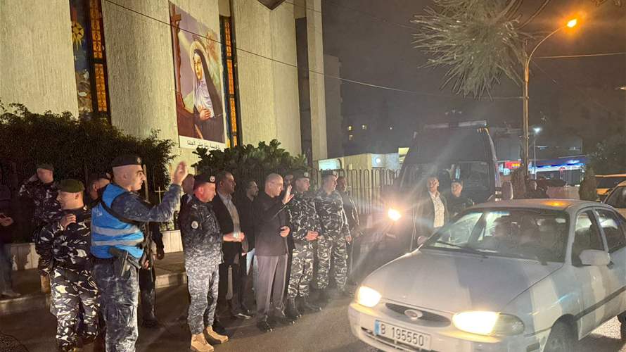 وزير الداخلية أحمد الحجار والمدير العام لقوى الأمن الداخلي اللواء رائد عبدالله يشرفان في سن الفيل على نقطة تمركز لقوى الأمن الداخلي