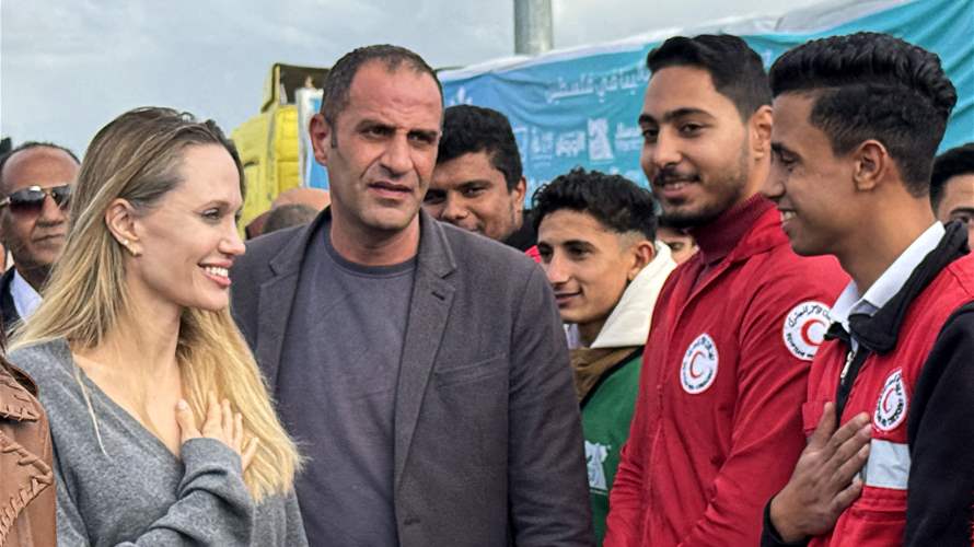أنجيلينا جولي تزور الجانب المصري من معبر رفح الحدودي مع غزة
