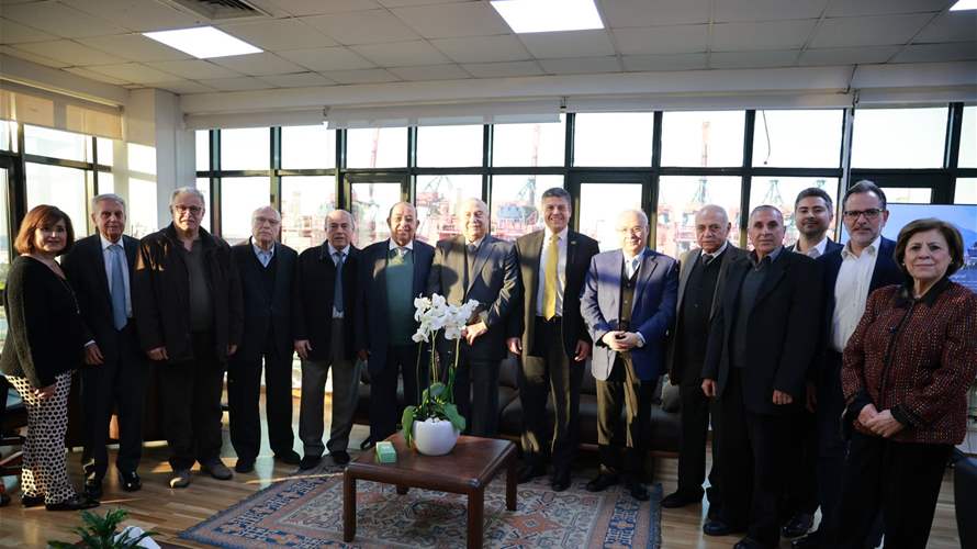 وفد من المركز الإسلامي -عائشة بكار زار مروان النفّي في مرفأ بيروت 