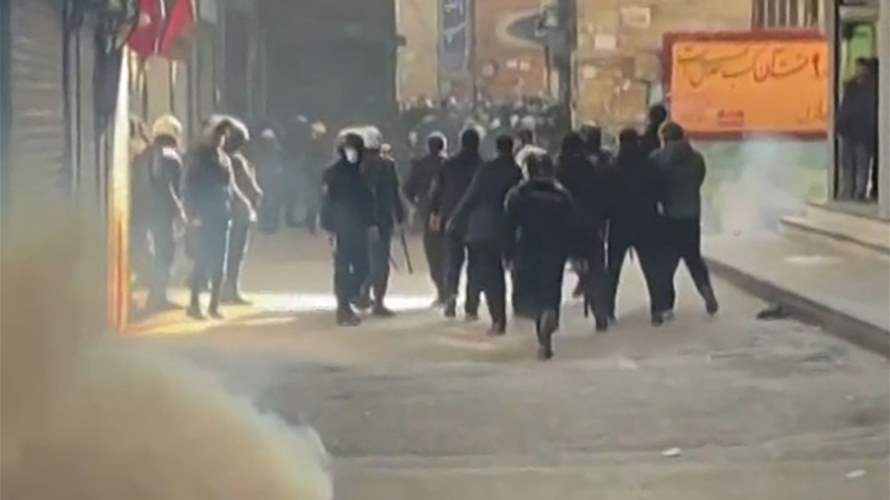 مستشفى في طهران يُستهدف عن طريق الخطأ بالغاز المسيل للدموع