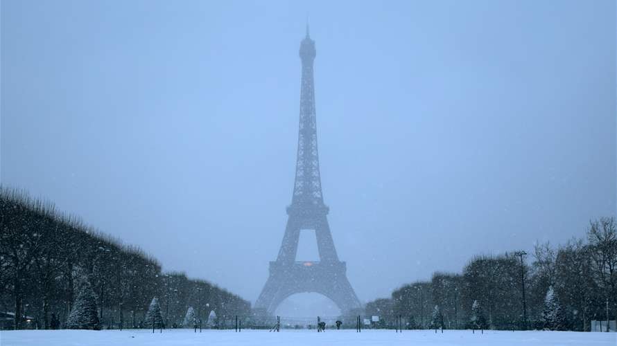 إلغاء حوالى 140 رحلة جوية في باريس بسبب الثلوج​