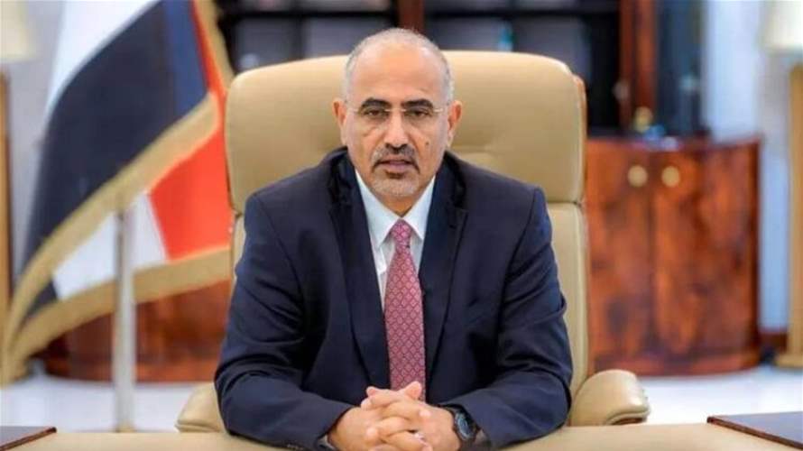 الصومال يقول إنه فتح تحقيقا للتأكد مما إذا كانت مطاراته استخدمت لنقل الزبيدي