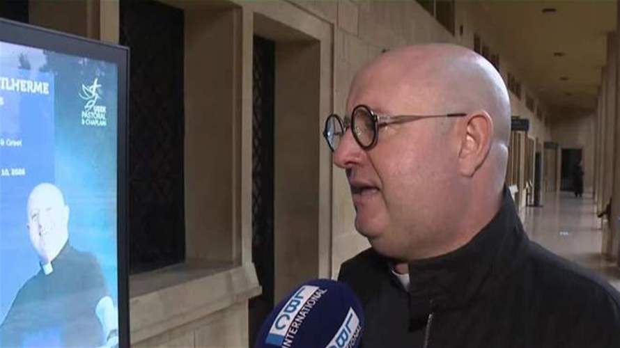 رغم محاولات إلغاء حفله... الأب الـDJ في بيروت و٢٥٠٠ سيكونون بإنتظاره