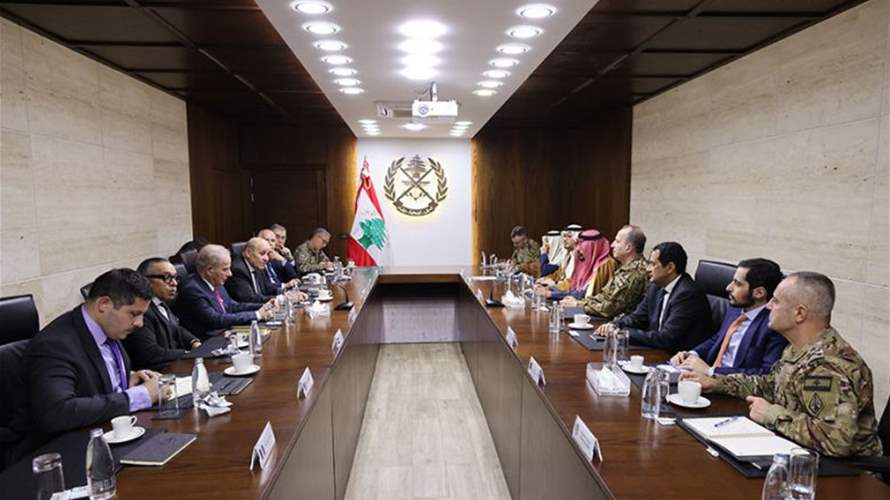 قائد الجيش استقبل بن فرحان ولودريان بحضور السفراء 