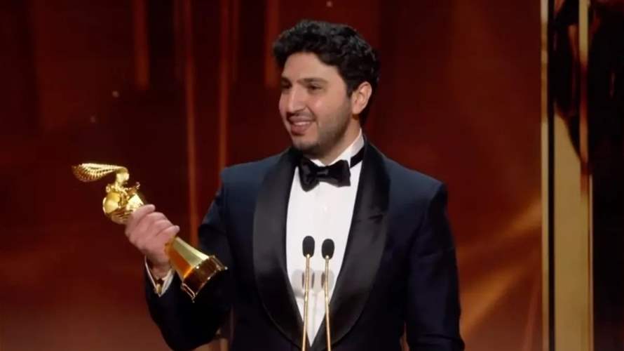 محمد شاكر يفوز بجائزة "الفنان الصاعد المفضل" في حفل "جوي أواردز"... ويُعلن مفاجئة عن "فضل" (فيديو)