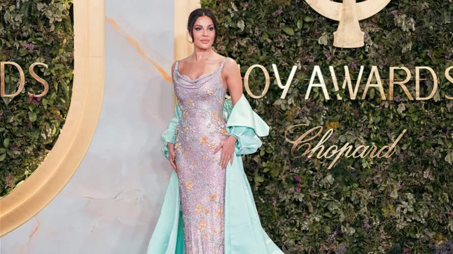 بدت كالأميرات... نادين نسيب نجيم تخطف الاضواء لحظة وصولها إلى Joy Awards 2026 بإطلالة ملكية (فيديو)