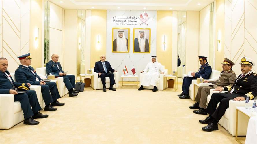 وزير الدفاع جال في معرض الدوحة الدولي للدفاع البحري والتقى أمير قطر ومسؤولين