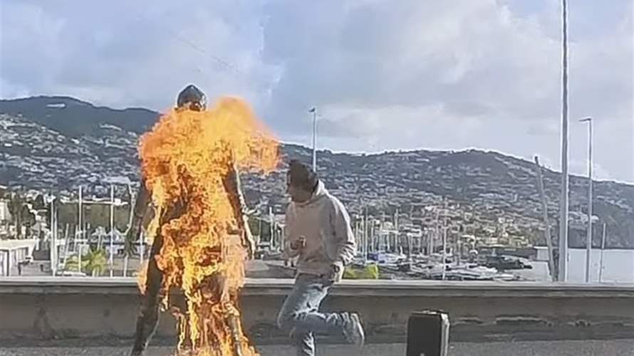 "هذه آخر إنذارات الله"... أشعل النار في تمثال رونالدو بماديرا ورقص أمامه… والشرطة تطارده بعد رسالة غامضة (فيديو)