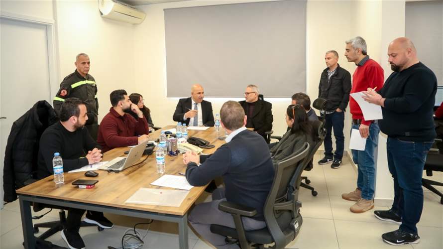 المدير العام للدفاع المدني ترأس اجتماعاً لتحديث أنظمة غرفة العمليات المركزية