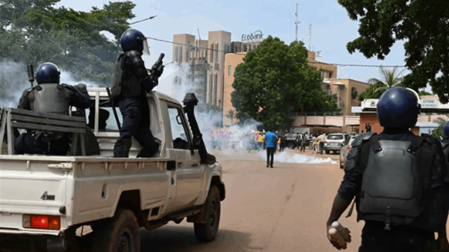 مقتل 11 شرطيا في هجوم جهادي في بوركينا فاسو