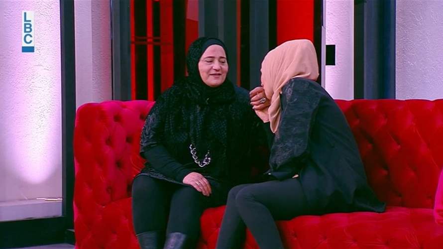 علاقة الزوجة والحماة... بين المحبة المفرطة والخلافات الحادة في "أحمر بالخط العريض" (فيديو)