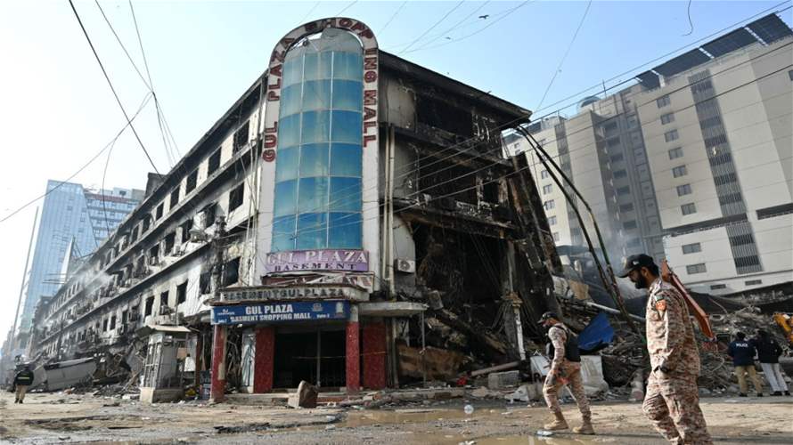 ارتفاع حصيلة ضحايا الحريق في مركز تجاري بكراتشي إلى 67 قتيلا