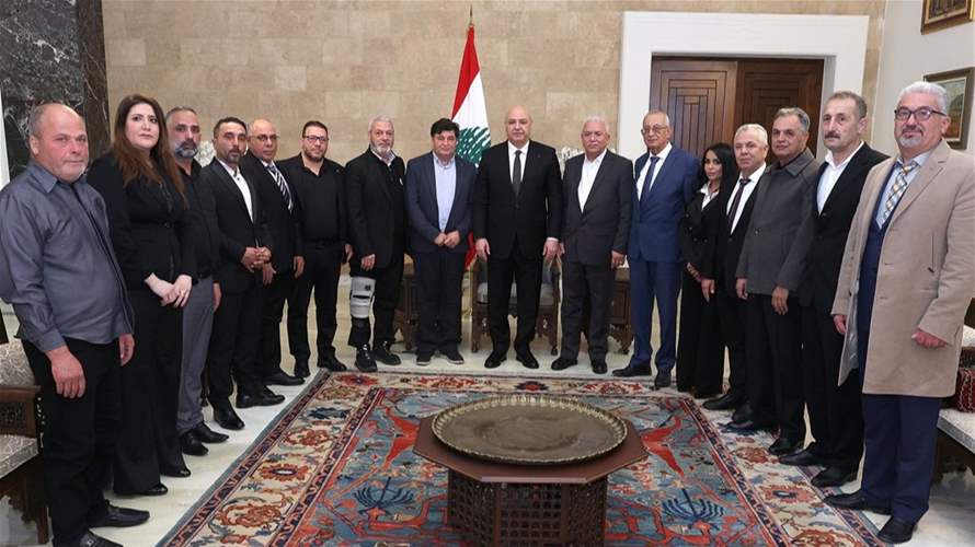 الرئيس عون أمام وفد ابناء البلدات الجنوبية: ننسق مع قيادة الجيش على تعزيز انتشاره في القرى الحدودية