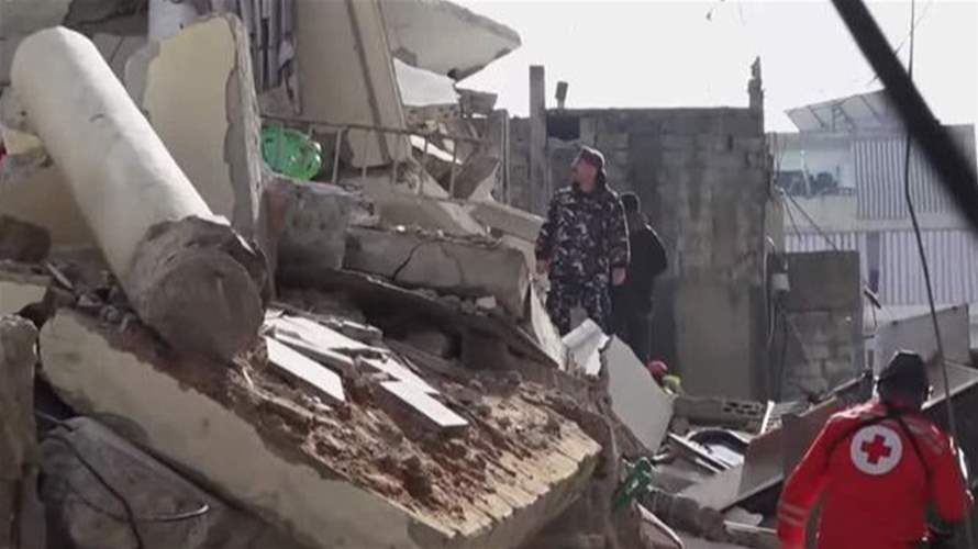  لحظة انهيار مبنيي القبة  ...عائلة تحت الركام وسيدة تروي لحظات الرعب