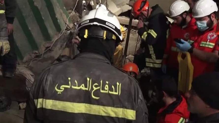 أعمال الإنقاذ مستمرة في القبة … وقنينة مياه تصل إلى أحد المحاصرين تحت المبنيين